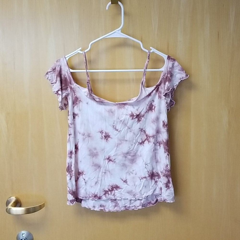 Cold shoulder tank